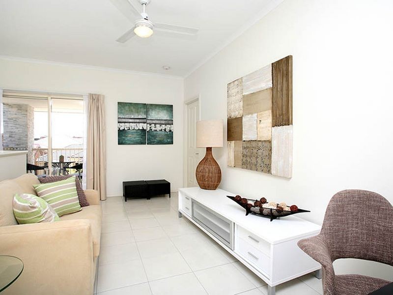 15 Macmillan Ave, Mawson Lakes SA 5095