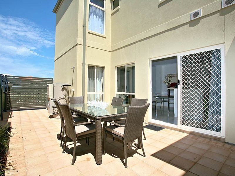 15 Macmillan Ave, Mawson Lakes SA 5095