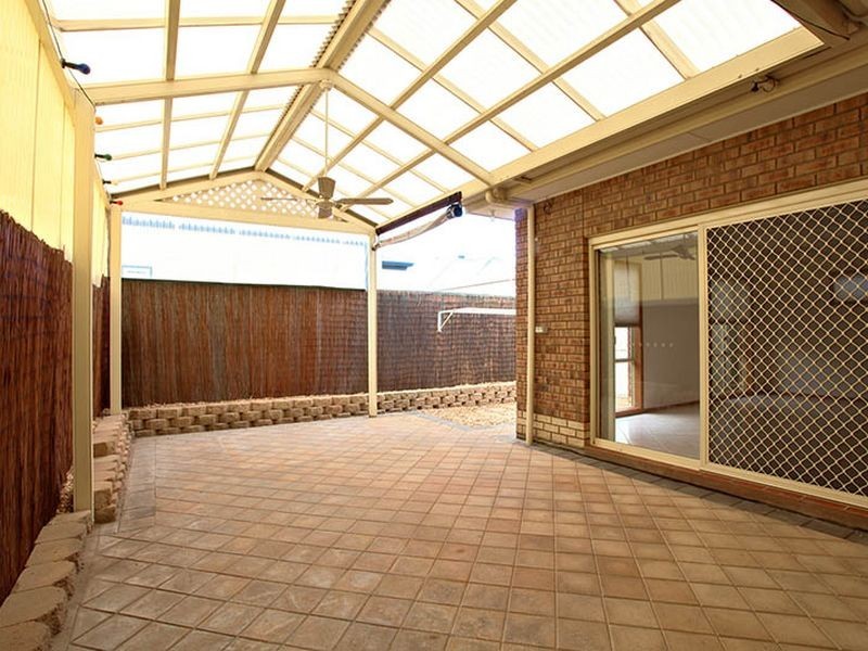 17 Maple Cct, Mawson Lakes SA 5095