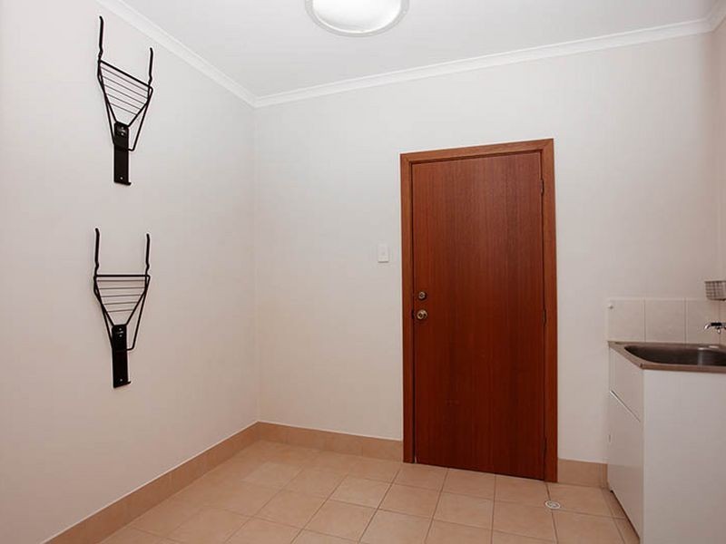 17 Maple Cct, Mawson Lakes SA 5095