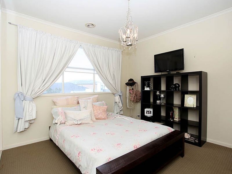 29 Shoalhaven Cct, Mawson Lakes SA 5095