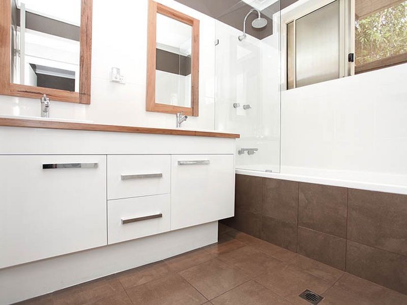 15 Blyth St, Clearview SA 5085