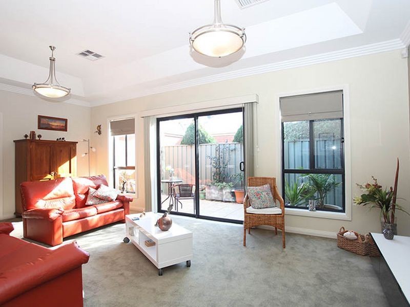 3 Maple Cct, Mawson Lakes SA 5095