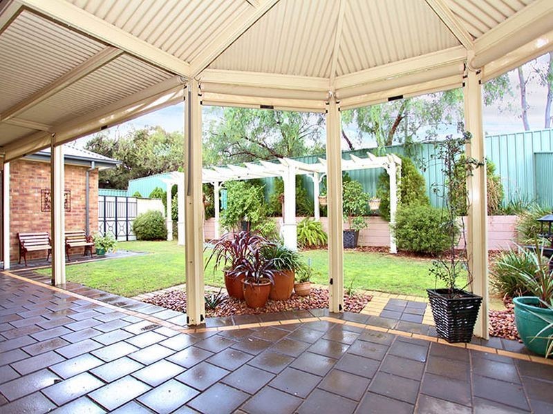 20 Maple Cct, Mawson Lakes SA 5095