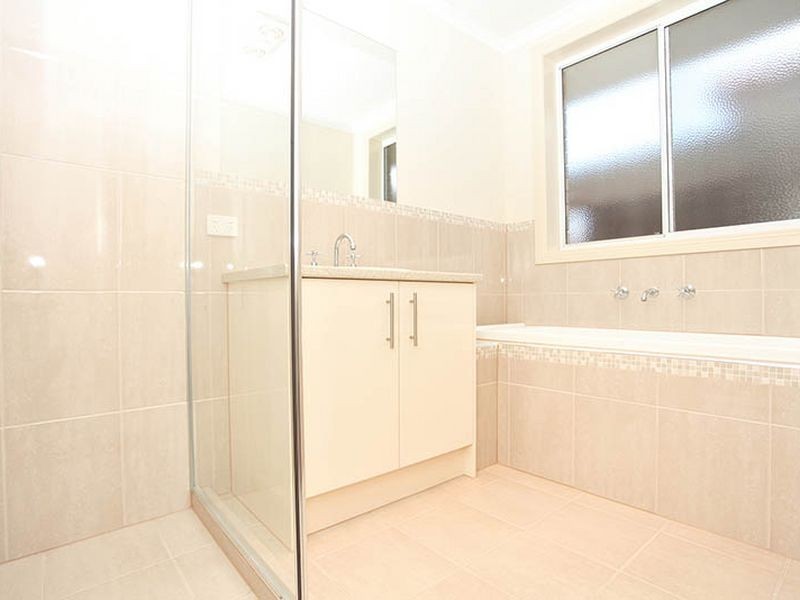 12B Halifax Ave, Parafield Gardens SA 5107