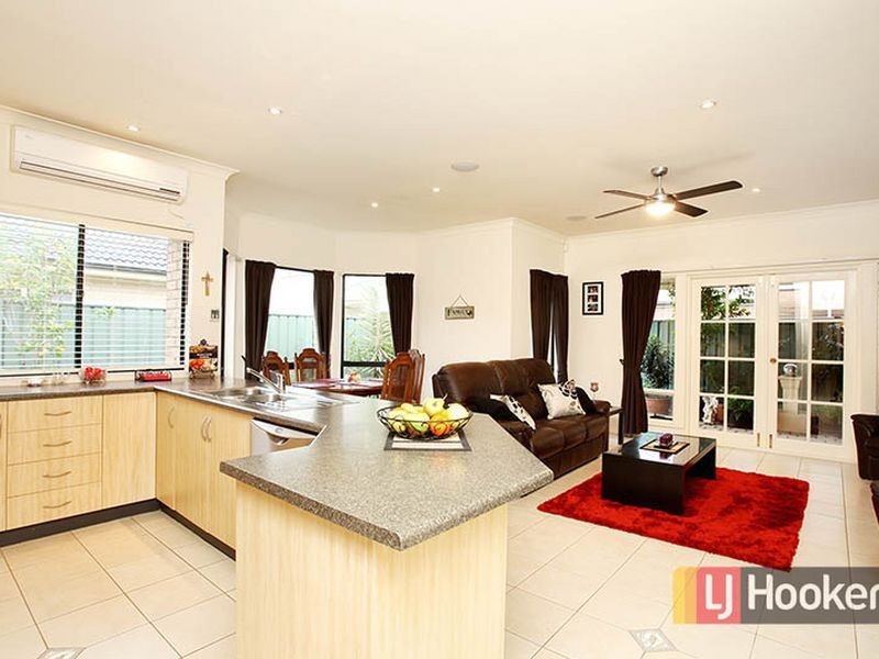 182 Sanctuary Dr, Mawson Lakes SA 5095