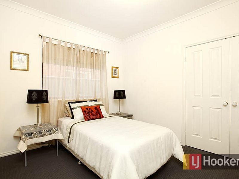 182 Sanctuary Dr, Mawson Lakes SA 5095