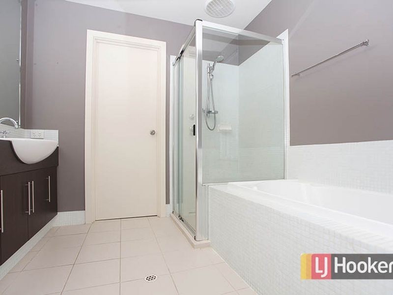 5 Merino Lane, Mawson Lakes SA 5095