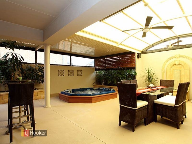 21 Lakefield Cres, Mawson Lakes SA 5095