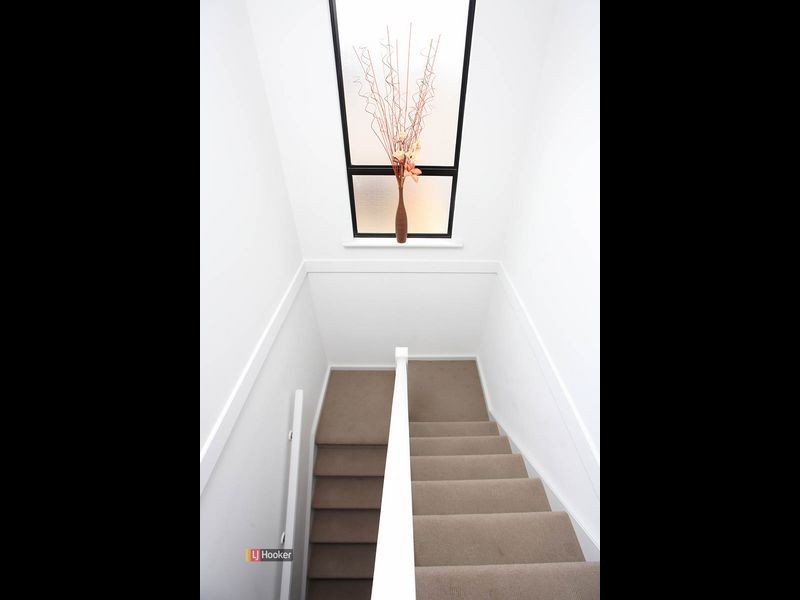 28 Mapleton Cct, Mawson Lakes SA 5095