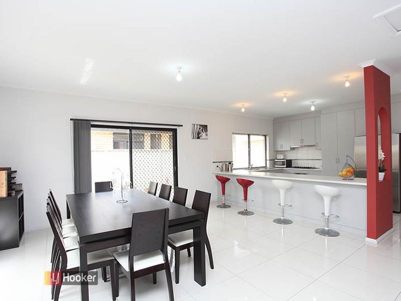 28 Mapleton Cct, Mawson Lakes SA 5095