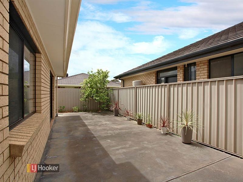 28 Mapleton Cct, Mawson Lakes SA 5095