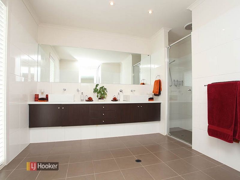 22 Yarle St, Mawson Lakes SA 5095