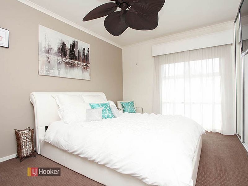 22 Yarle St, Mawson Lakes SA 5095