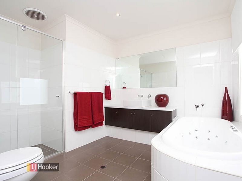 22 Yarle St, Mawson Lakes SA 5095