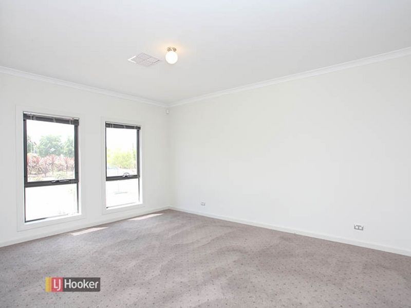 10 Borduy Pl, Mawson Lakes SA 5095