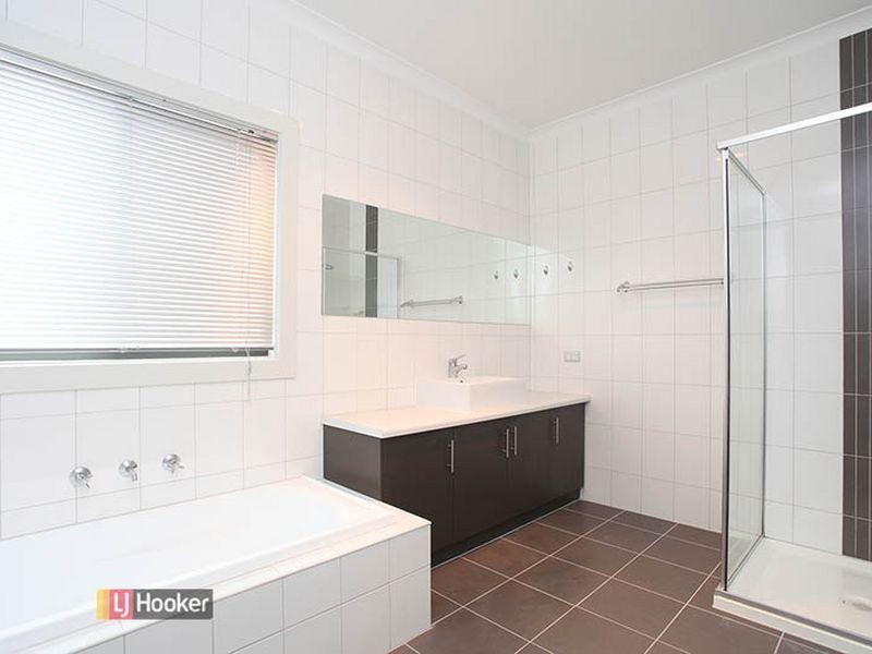 10 Borduy Pl, Mawson Lakes SA 5095