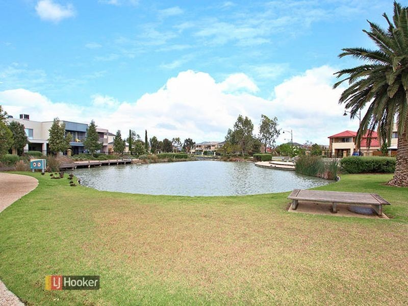 17 Macmillan Ave, Mawson Lakes SA 5095