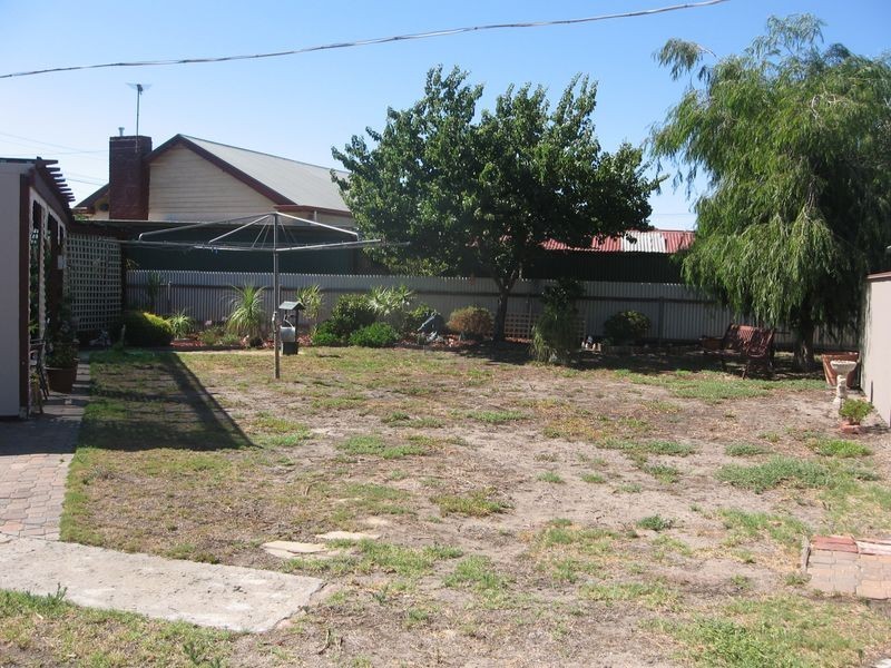 18 Kenmare St, Taperoo SA 5017
