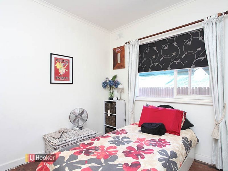 9 Curbur Ave, Pooraka SA 5095