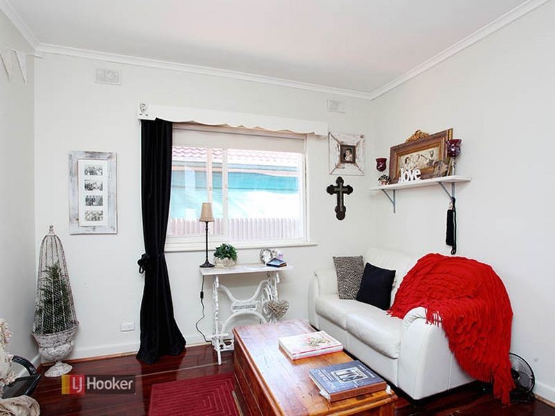 9 Curbur Ave, Pooraka SA 5095