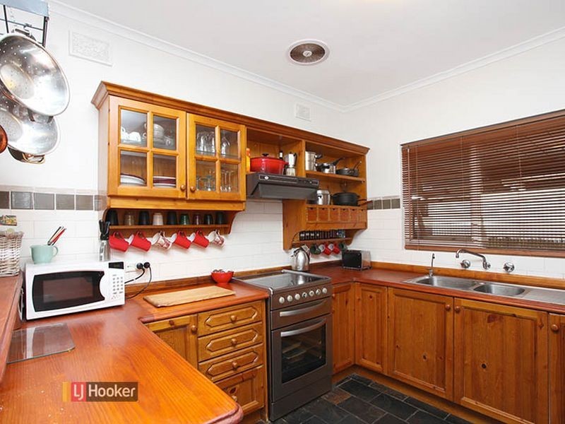 9 Curbur Ave, Pooraka SA 5095