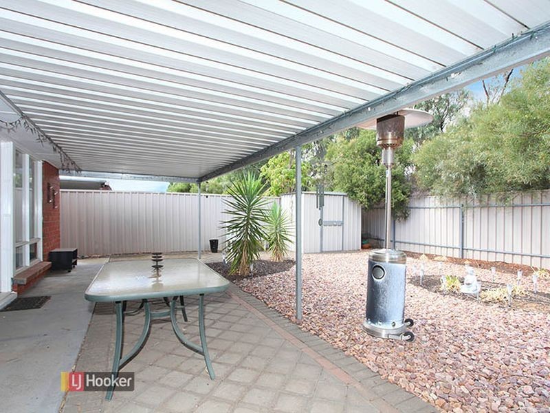 13 Raffen Ct, Pooraka SA 5095