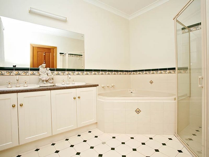 5 Greenstead St, Mawson Lakes SA 5095