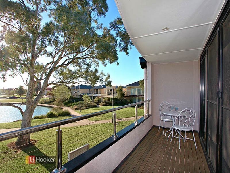 4/39 Windermere Cres, Mawson Lakes SA 5095