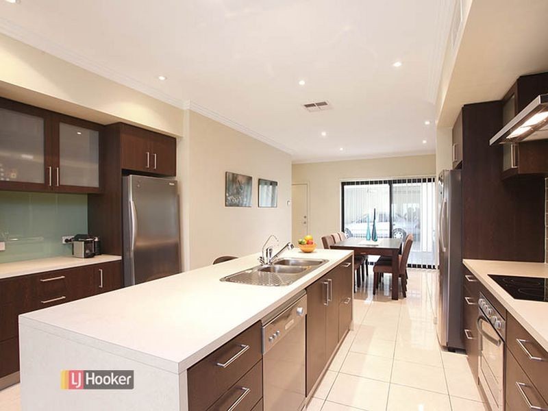 44 Beechwood Ave, Mawson Lakes SA 5095