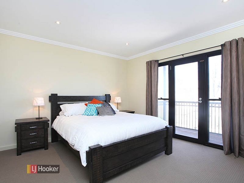44 Beechwood Ave, Mawson Lakes SA 5095