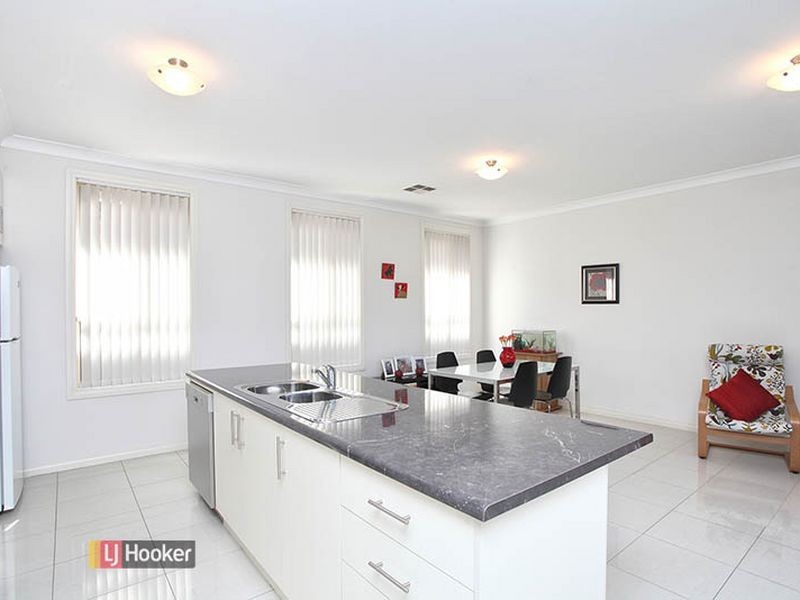 32 Hindmarsh Circuit, Mawson Lakes SA 5095