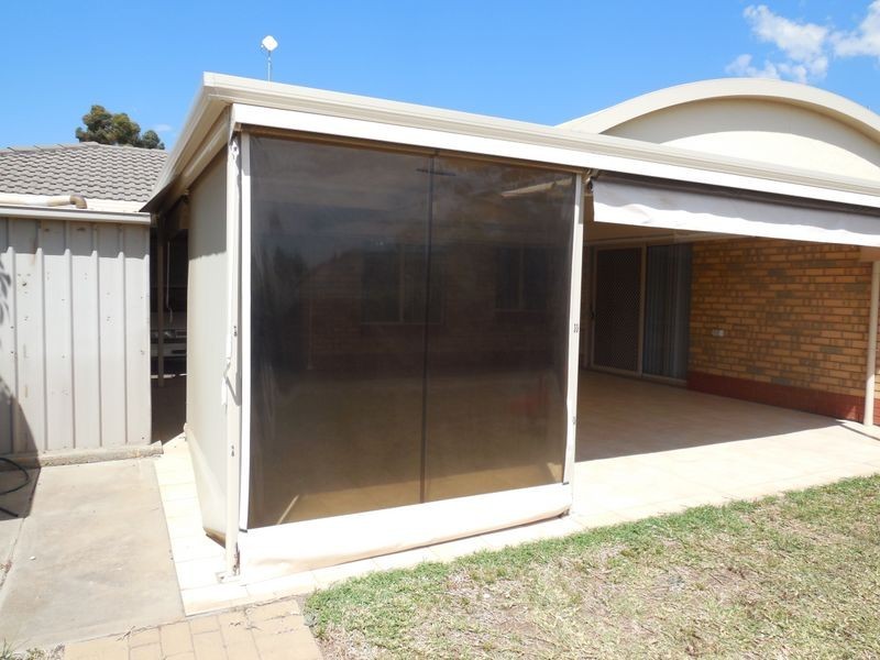 75 Highfield Dr, Hillbank SA 5112