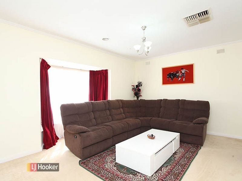 1A Sundale Ave, Para Hills SA 5096
