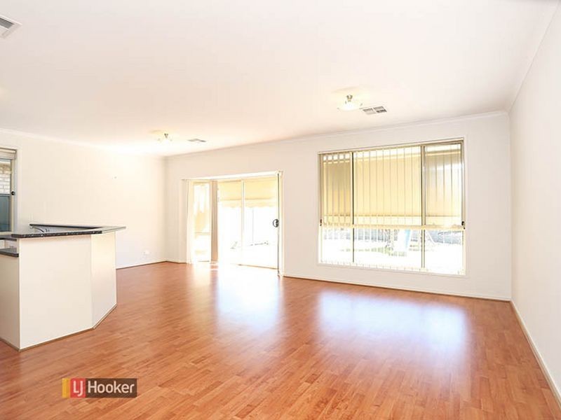 12 Lorentz Ct, Mawson Lakes SA 5095