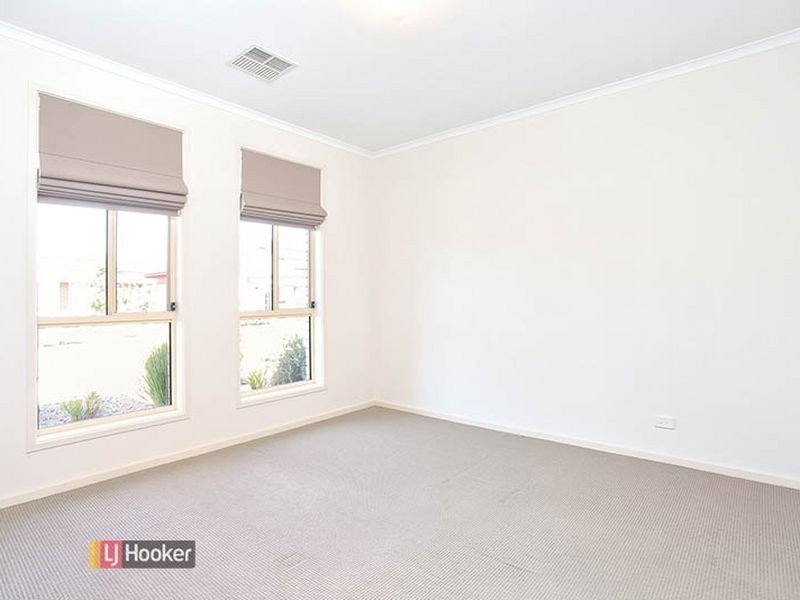 12 Lorentz Ct, Mawson Lakes SA 5095