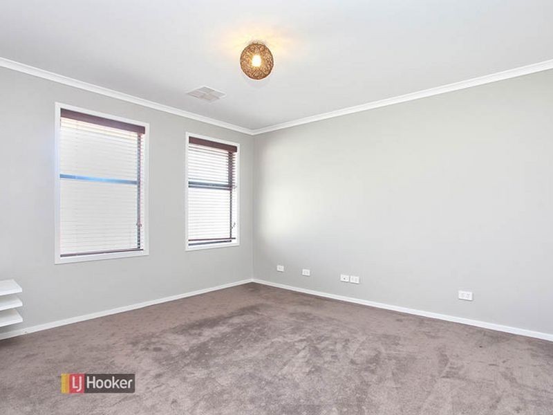 35 Avocet Dr, Mawson Lakes SA 5095