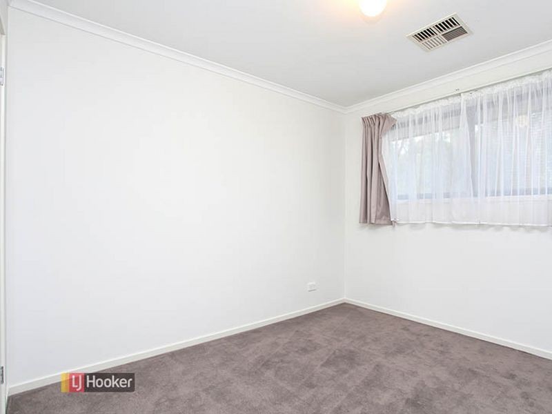 35 Avocet Dr, Mawson Lakes SA 5095