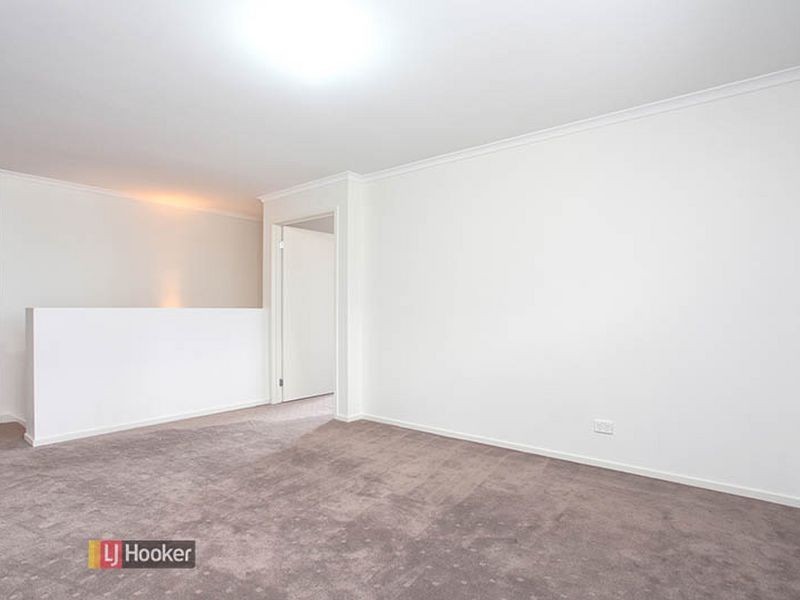 35 Avocet Dr, Mawson Lakes SA 5095