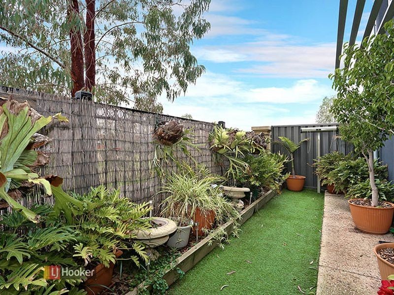 70 Harvey Cct, Mawson Lakes SA 5095