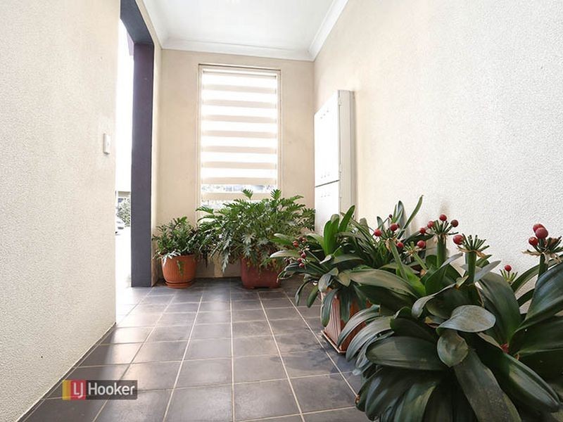 70 Harvey Cct, Mawson Lakes SA 5095