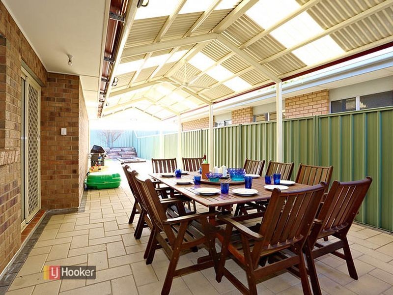 53 Lord Howe Cres, Mawson Lakes SA 5095