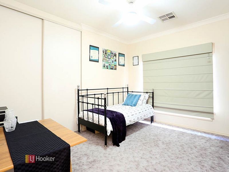 53 Lord Howe Cres, Mawson Lakes SA 5095