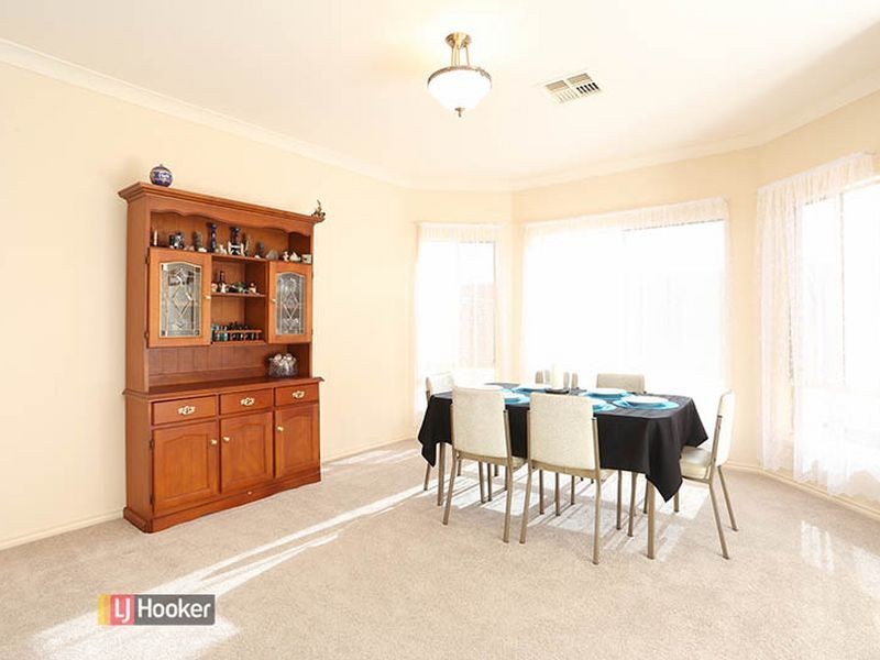 53 Lord Howe Cres, Mawson Lakes SA 5095