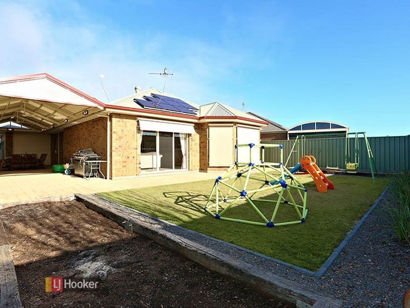 53 Lord Howe Cres, Mawson Lakes SA 5095