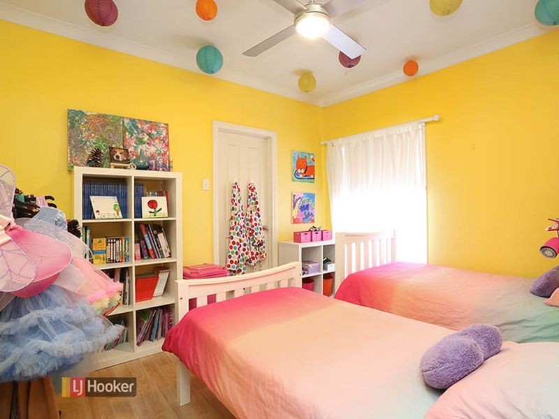 17 Shearwater Dr, Mawson Lakes SA 5095