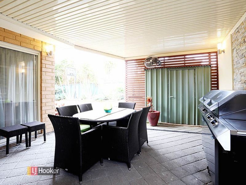 17 Shearwater Dr, Mawson Lakes SA 5095
