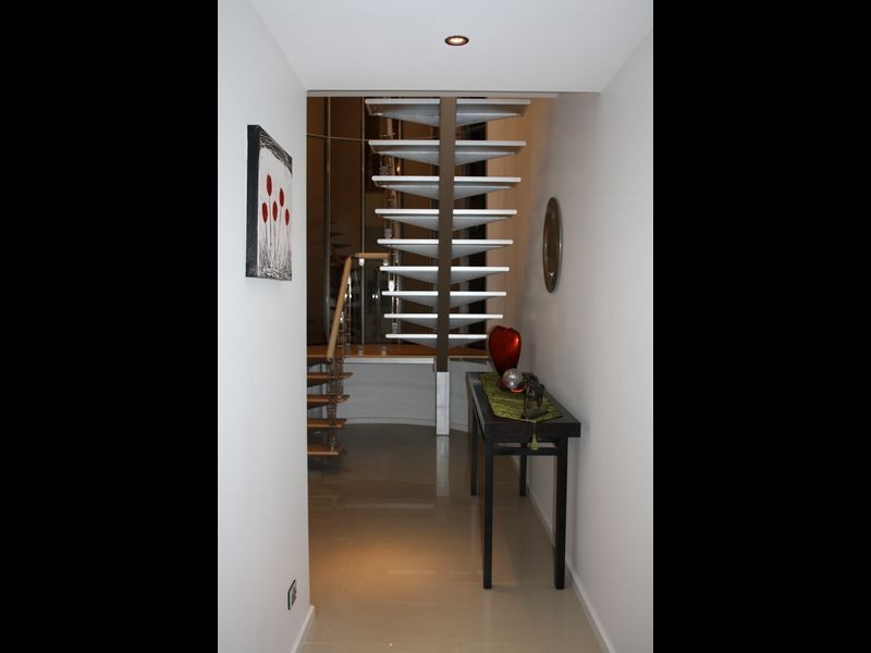 8 Macmillan Avenue, Mawson Lakes SA 5095