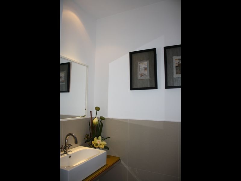 8 Macmillan Avenue, Mawson Lakes SA 5095