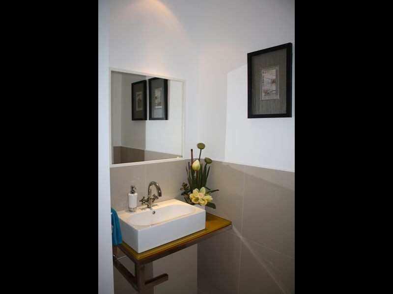 8 Macmillan Avenue, Mawson Lakes SA 5095